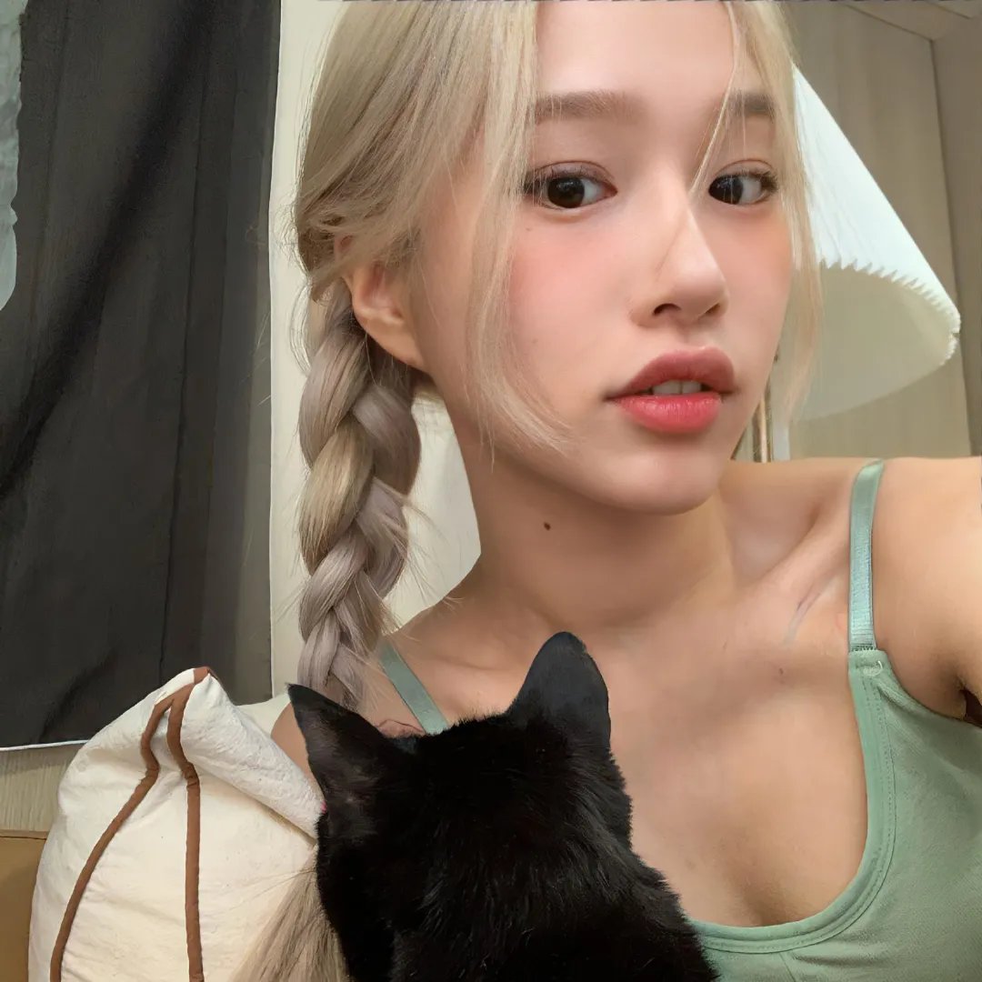 公寓里的两个女人